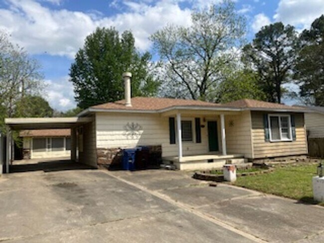 Building Photo - Two Bedroom/One bath home/Extra room off the carport for bedroom