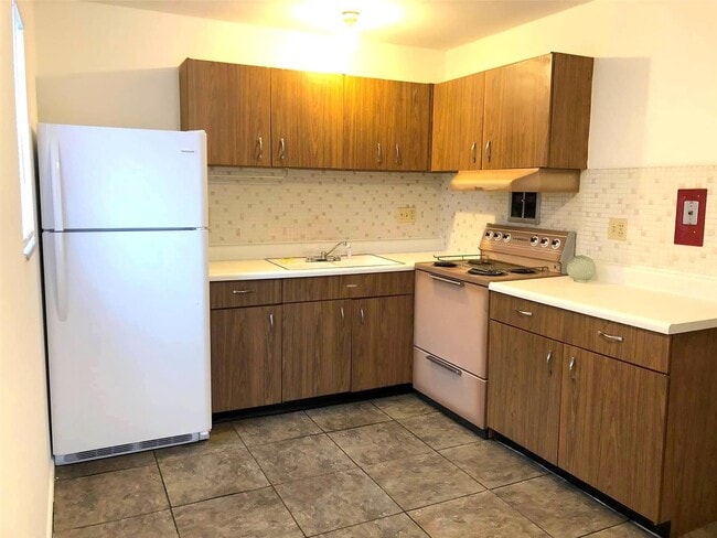 Building Photo - 229 S Church St