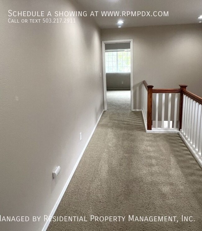 Building Photo - 1008 SE Bacarra St