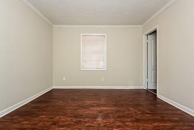 Building Photo - 246 Bellwood Ln