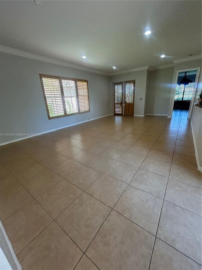Building Photo - 240 Isle Verde Way
