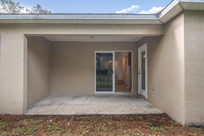 Building Photo - Quiet Cul De Sac location