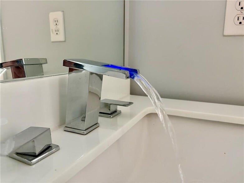 Building Photo - 6347 Ellenwood Dr