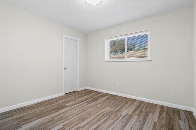 Building Photo - 4510 Hidden Springs Dr