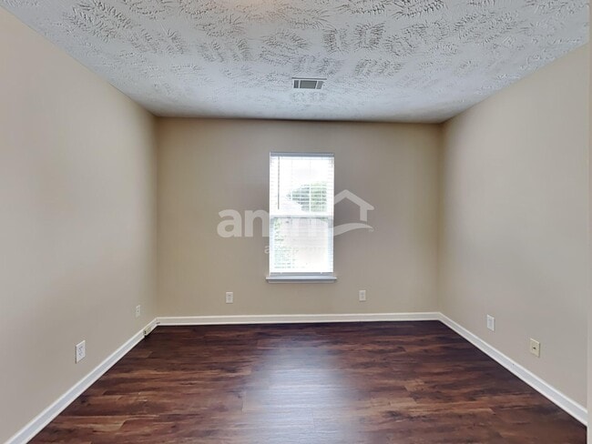 Building Photo - 1525 John Galt Dr