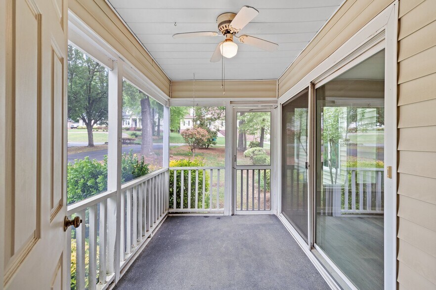 Building Photo - 325 Eastwood Dr