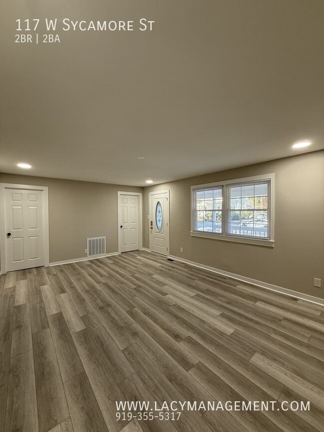 Building Photo - 117 W Sycamore St