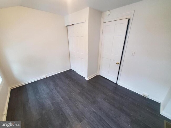 Building Photo - 404 S 9th St