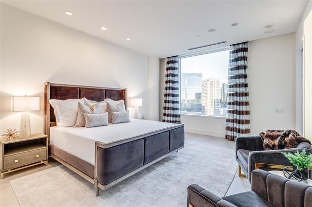 Building Photo - 2408 Victory Park Ln