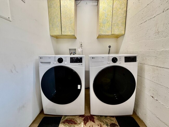 Building Photo - Charming 2-Bed Home in Middle Shooks Run — Utilities Included