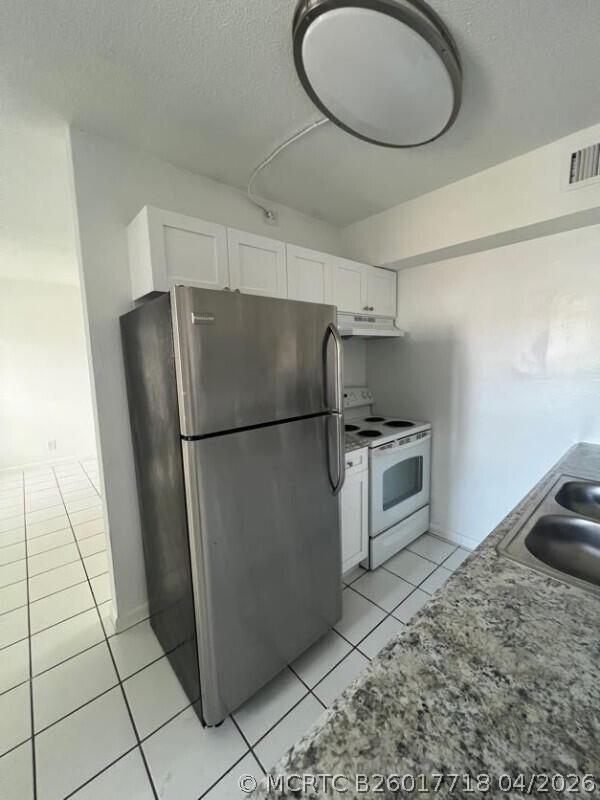 Building Photo - 371 Sunshine Dr