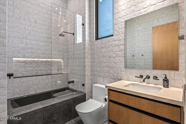 Building Photo - 10249 E Joy Ranch Rd