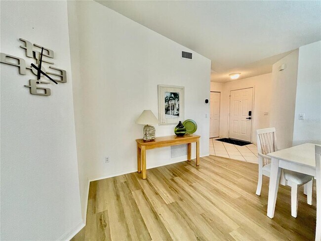 Building Photo - 5800 Sabal Trace Dr