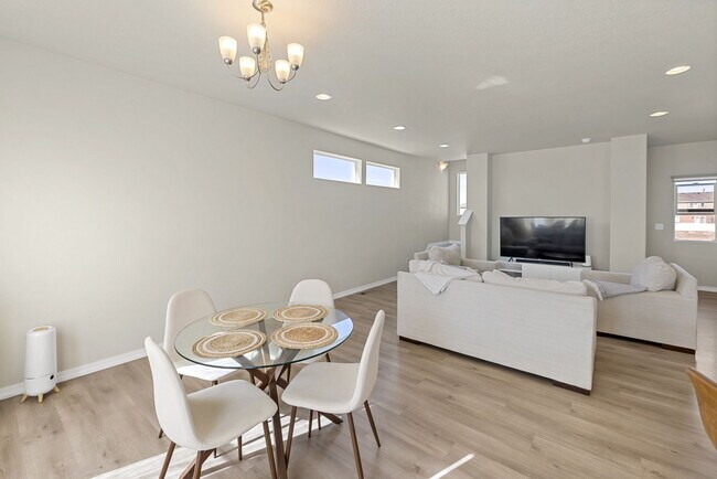 Building Photo - 7430 Alatna Pl