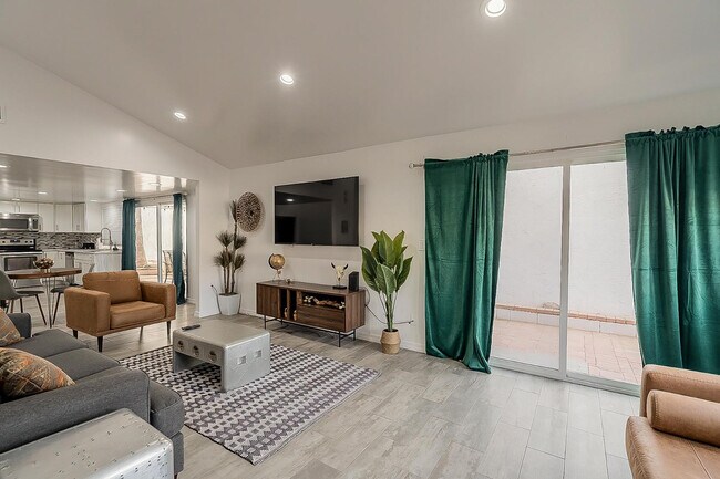 Building Photo - 2534 N 87th Way