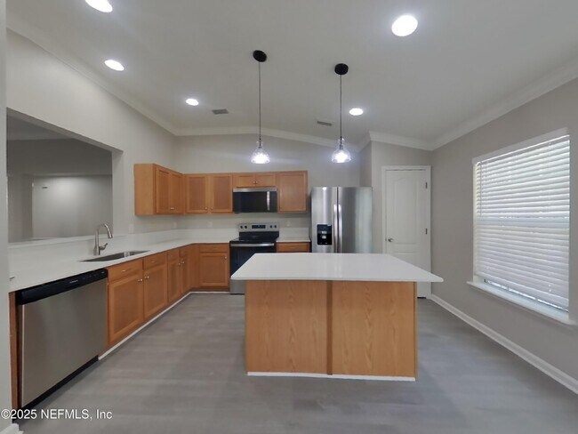 Building Photo - 76384 Deerwood Dr