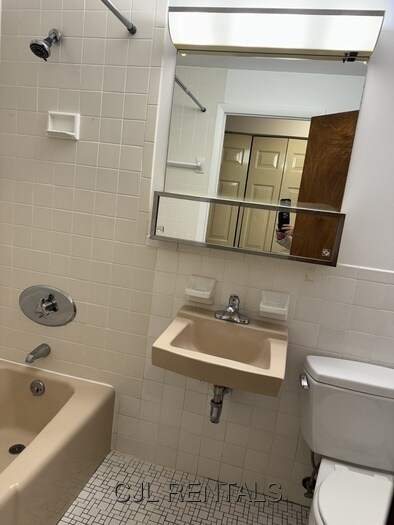 Building Photo - 25 Brooks Park