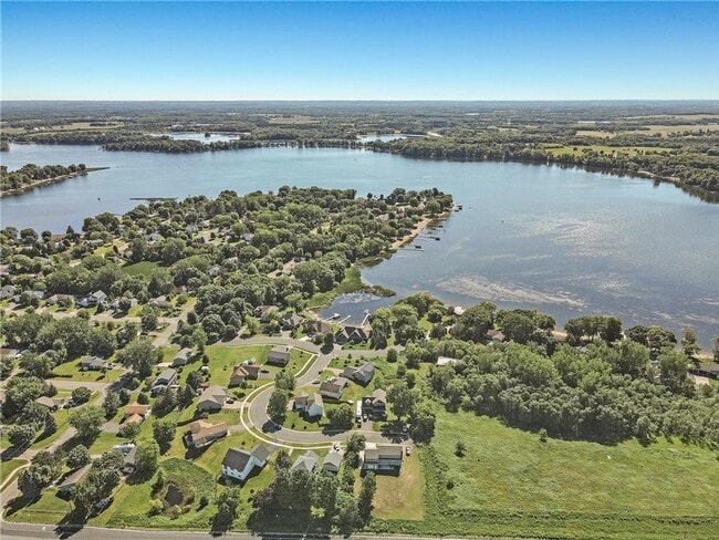 Building Photo - Rare 3 bed 4 bath no upgrade left out! 2 full kitchens, great views, dont miss out!