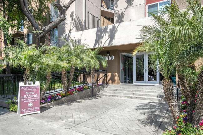 Building Photo - 1660 N Wilton Pl