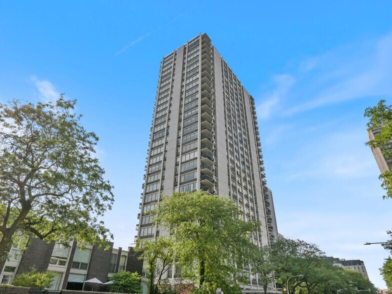 Building Photo - 1455 N Sandburg Ter