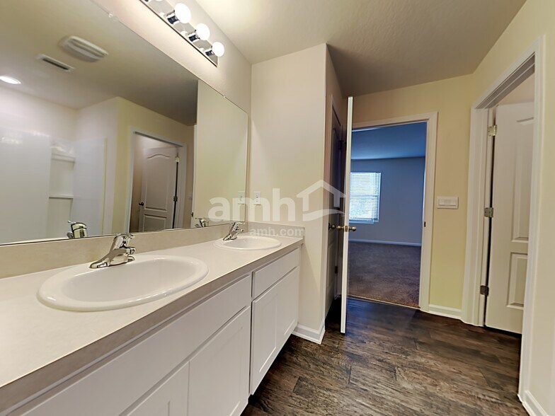 Building Photo - 298 Caminha Rd