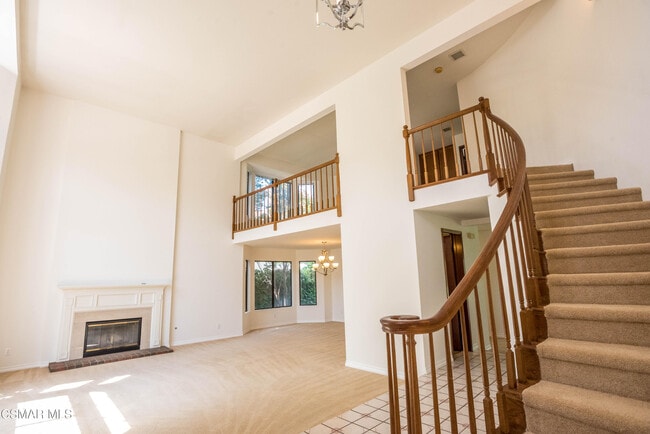 Building Photo - 5627 Middle Crest Dr