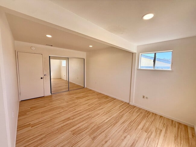 Building Photo - Bright & Spacious 2BR Home in Desirable 55+ Seven Oaks Community