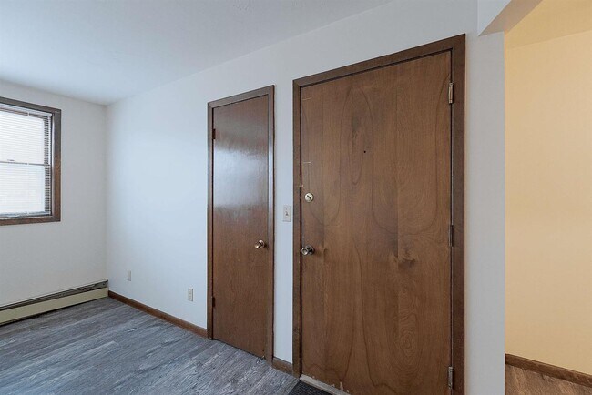 Building Photo - 4611 Cooper Ave