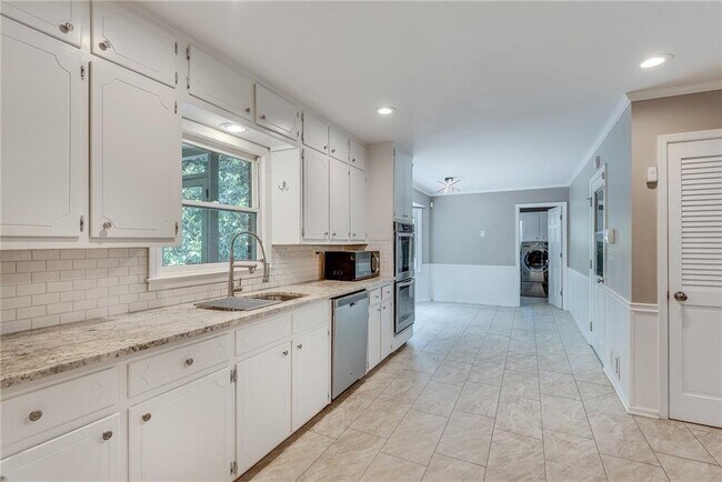 Building Photo - 5699 Bend Creek Rd