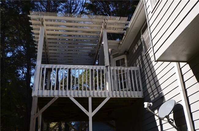 Building Photo - 79 Viola Dr