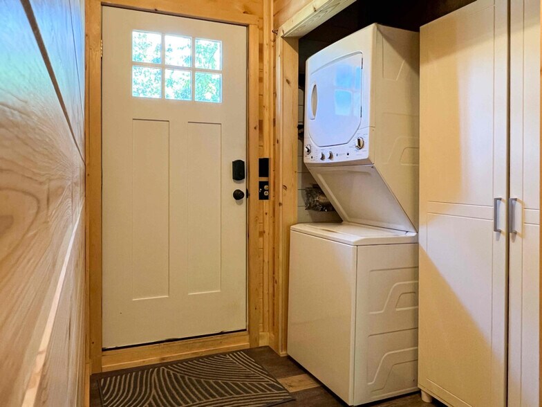 Building Photo - N3163 Tamarack Rd