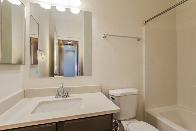 Building Photo - 6046 W Illini St