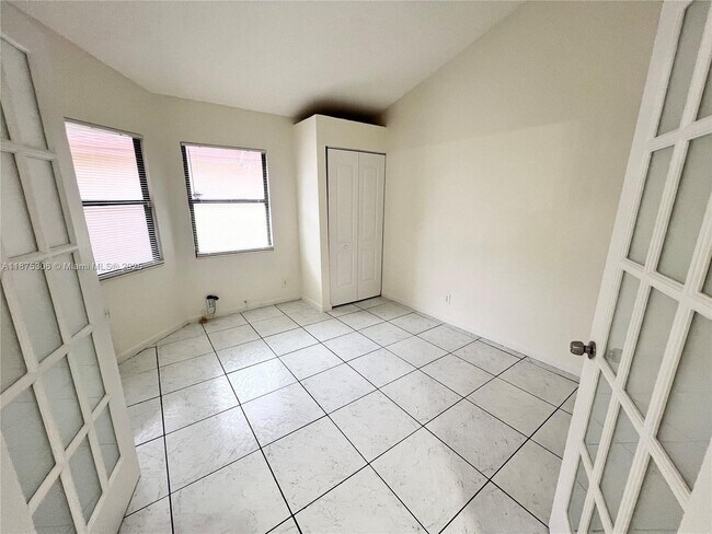 Building Photo - 210 Maddy Ln