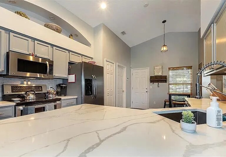 Kitchen - 15412 Amberbeam Blvd