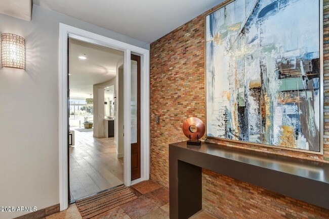 Building Photo - 4909 N Woodmere Fairway