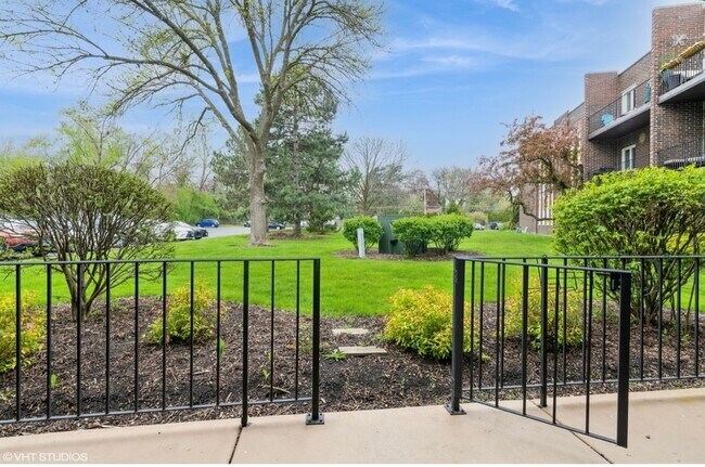 Building Photo - 1525 Sander Ct