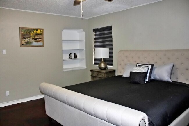Building Photo - Charming 3-Bedroom Home for Rent in El Pas...