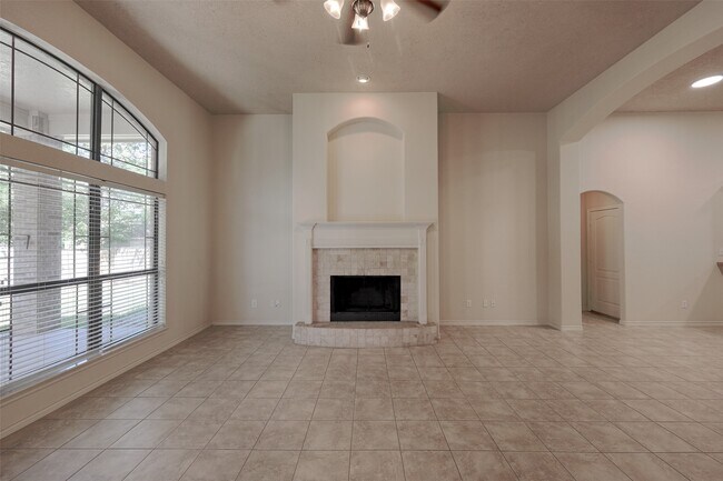 Building Photo - 12460 Lyra Dr