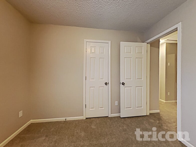 Building Photo - 2921 Barbee Ct