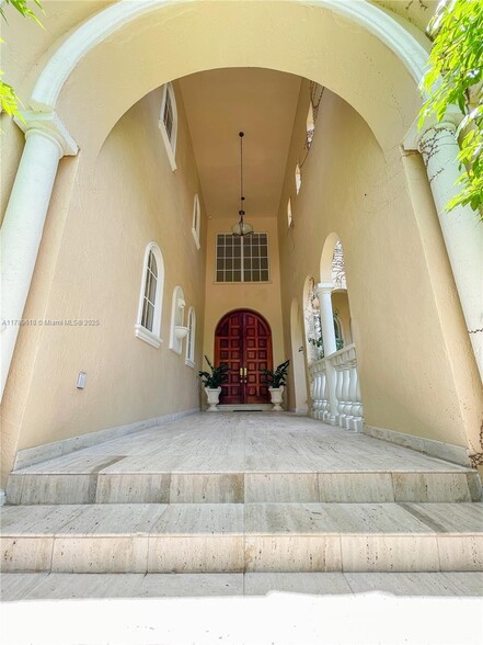 Building Photo - 194 Caoba Ct