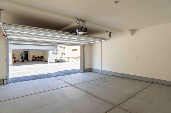 Building Photo - 3727 Celesta Vis Ave