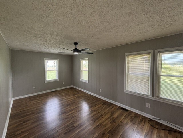 Building Photo - 3785 Sunnydale Rd
