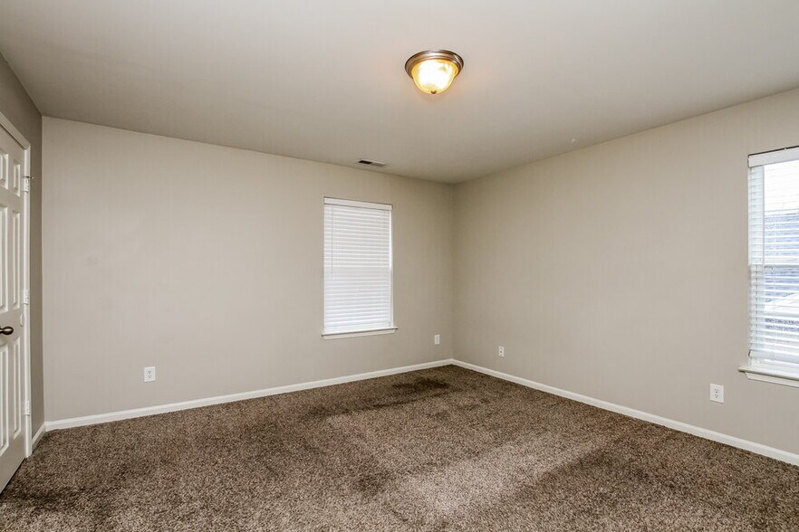 Building Photo - 2405 Richard Rozzelle Dr