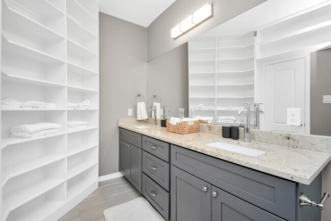 Building Photo - 3019 Elysian St