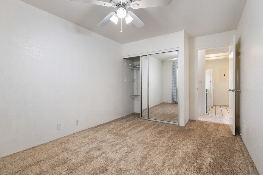 Building Photo - 393 Mananai Pl