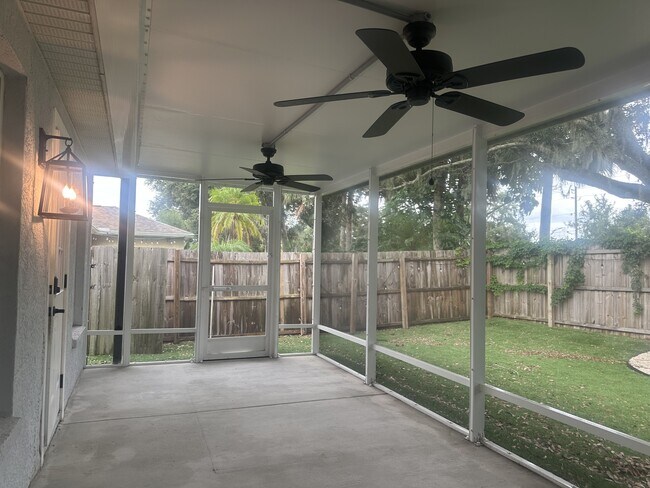 Building Photo - 4026 Banbury Cir