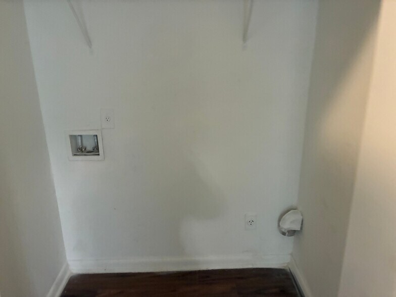 Building Photo - Room in Townhome on Terrace Trail