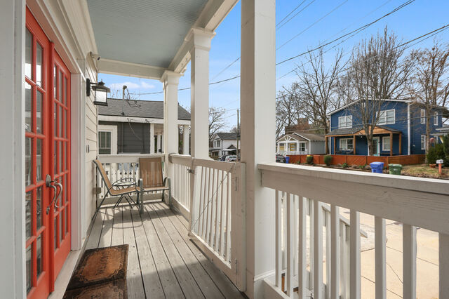 Front Porch - 58 Chester Ave SE