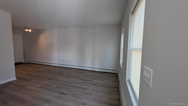 Building Photo - 9 Park Ave