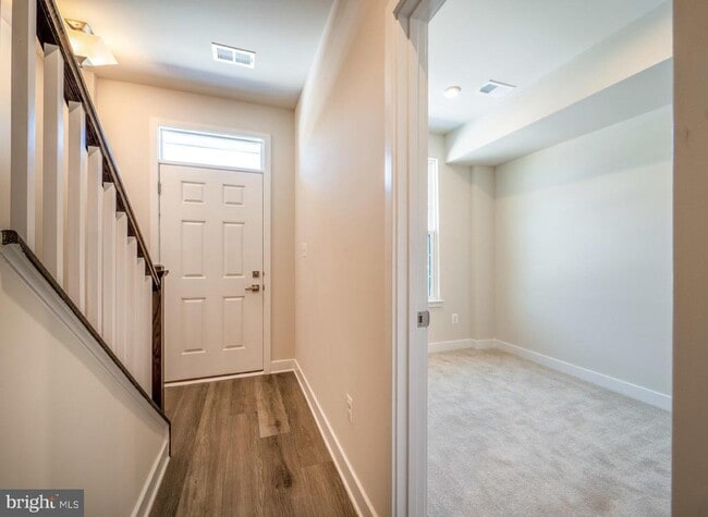 Building Photo - 14064 Sunrise Valley Dr